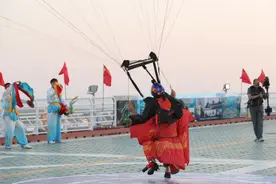1500米高空滑落全程跟拍！来看全球首次航母翼装飞行图片