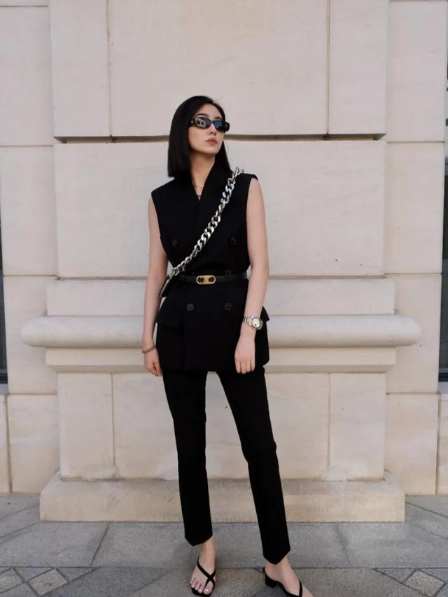 女明星秋季撞衫的第一件单品，我再也不说它鸡肋了