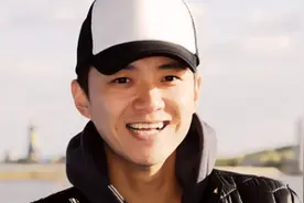 山东卫视《快乐向前冲》主持人李鑫，加盟湖南卫视，感叹图片