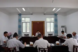 牢记一个庄严宣告，坚持九个必须——邝兵主持召开粤桂协作工作队临时党委第一次全体会议图片
