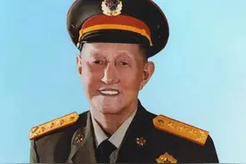 开国上将想娶一个女兵，但人家不愿意，他讲了个故事后第二天结婚图片