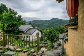 90后妹子想在安徽山区租房子，花30万可住30年，皖南慢庄令人向往图片