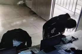 女子考过科目三，“哇”的一声痛哭！交警上前安慰，被吐槽：驾考人的心你不懂！图片