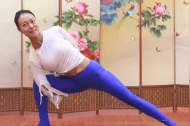 每天一组弓步扭转瑜伽，恢复脊柱活力缓解背痛，让身体柔软而有力视频封面