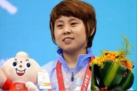 巅峰时被开除禁赛，还能复出夺冠成速滑女皇，王濛到底有什么本事图片