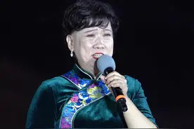 万人说新疆 | 诗朗诵《祖国啊 我亲爱的祖国》图片