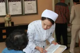 牙齿“左右晃动”，没办法只能拔掉？张女士：坚决不能拔图片