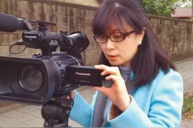 唱红《兰花草》的银霞近况，一个人吃泡面庆生，太伤心直呼心在哭图片