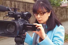 唱红《兰花草》的银霞近况，一个人吃泡面庆生，太伤心直呼心在哭图片
