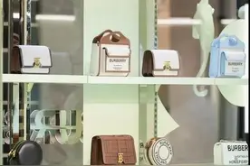 丹尼斯8亿接盘北京华联/正弘城发CMBS/二七广场隧道获批/7月商报图片