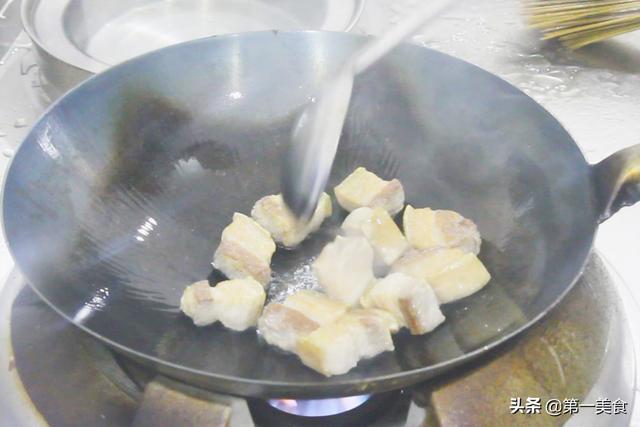 这才是“红烧肉”的家常做法，肥而不腻、入口即化，老少都喜爱
