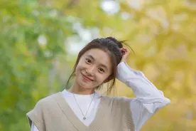 刘浩存，此刻悬崖图片