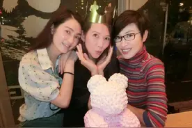 这档节目真的过于沙雕了，女明星居然和鸡搭档搞事业？图片