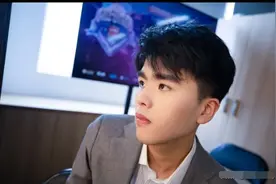 LWX女友美照曝光，超高颜值酷似程潇，真的是人生赢家图片
