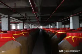 平时喝的酒有保质期吗？放久了会不会过期？放置时间越长越好吗？图片