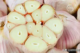 今天才知道，保存大蒜这么简单，放一年都不腐烂不发芽，涨知识了图片