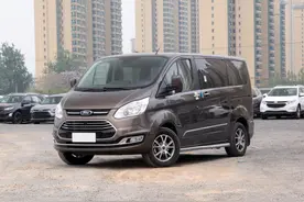 同样是合资，同样是豪华MPV，福特途睿欧售价仅是埃尔法的1/4图片