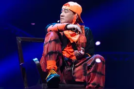 《披哥》5个“社死”名场面，陈小春出其不意，赵文卓是老司机图片