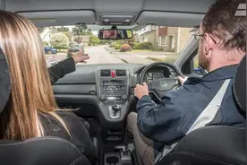 新手上路注意事项及驾车技巧秘籍来了，掌握这4点，驾驶更轻松图片