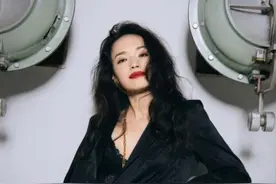 方脸女生别披头散发，送你3个变美指南，高级又显脸小图片