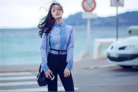 拿的这是什么手机图片