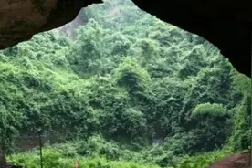 山洞里的“洁癖”老人，清贫生活一餐半斤面条，一生未娶图片