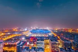 成都人口是西安的两倍，为什么西安大街上的人却比成都要多？图片