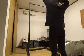 U1S1，这可能是我这辈子见过最性感的引体向上了图片