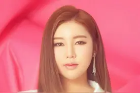 一个月内韩国多位明星感染新冠，同天宋佳人张元英被报道确诊新冠图片