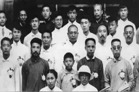 邓颖超谈张若名，如果当年周恩来不坚持独身，和她在一起最合适图片