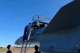 对台一线部队装备换新！国产最强二代机退役，大量歼20和歼10服役图片