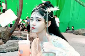 《花戎》告一段路，鞠婧祎发文道别，网友感叹素颜太真实图片