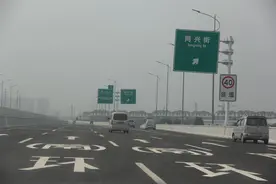 郑州四环通车，交警上高架为您探路图片