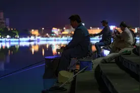 不法分子猖獗，专偷钓鱼人，夜钓谨防财物被盗图片