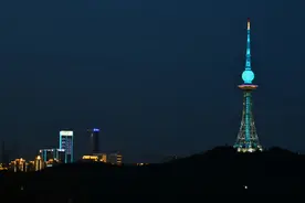 塔高232米，堪称“中国第一钢塔”图片