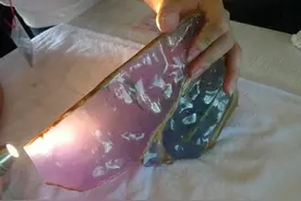 缅甸公盘为何能够成为「亿元翡翠标王」的孵化器？就凭是东道主？图片