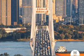 中国最大的“县城”，有1200万人挤在路上图片