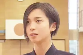 日本最帅女高中生，像漫画里出来的，学妹忍不住被“掰弯”视频封面