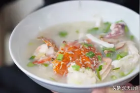 一碗海鲜粥想要做得好吃，1泡2煮3捞做法有讲究，吃一次就上瘾图片