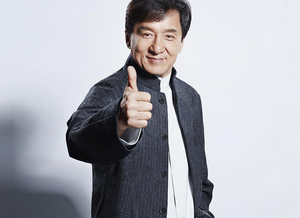 成龙有20亿身家？要拿100万感谢抗疫药研制者的他为何被吐槽狡猾