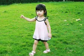 女儿3000元裙子撕破口，幼儿园阻止家长索赔：这个责你负不了图片