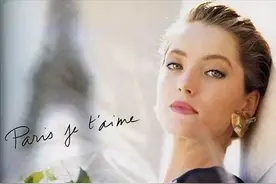 优雅与激情的化身，这个混迹巴黎40年的混血女人真致命图片