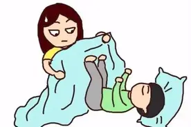 孩子睡觉总踢被子是怕热？育儿专家：没那么简单，4点对策需记牢图片