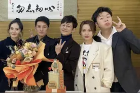 何炅人设崩塌！《快本》多个黑料被扒，朱时茂十年前就曾怒怼图片