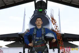 最美新时代革命军人丨邱麟辉：搏击蓝天的先锋利刃图片
