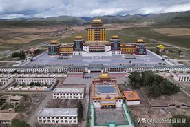 四川阿坝最大的寺庙之一，七层菩提宝塔让人惊艳，还藏有珍贵舍利图片