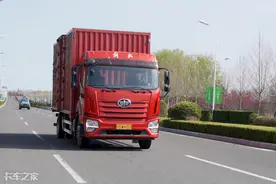 拉14吨货，油耗16.8升，深度体验解放JK6载货车图片