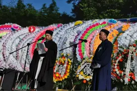 任宗权道长在授业恩师任法玖大师仙蜕告别仪式图片