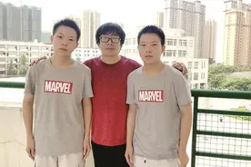 6对双胞胎考出一样分数，精确到小数点？双胞胎的“巧合”太神奇图片