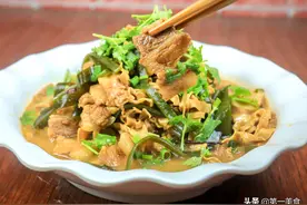 健康家常菜，五花肉炖海带！我家一周吃5次，保证上桌抢光光图片